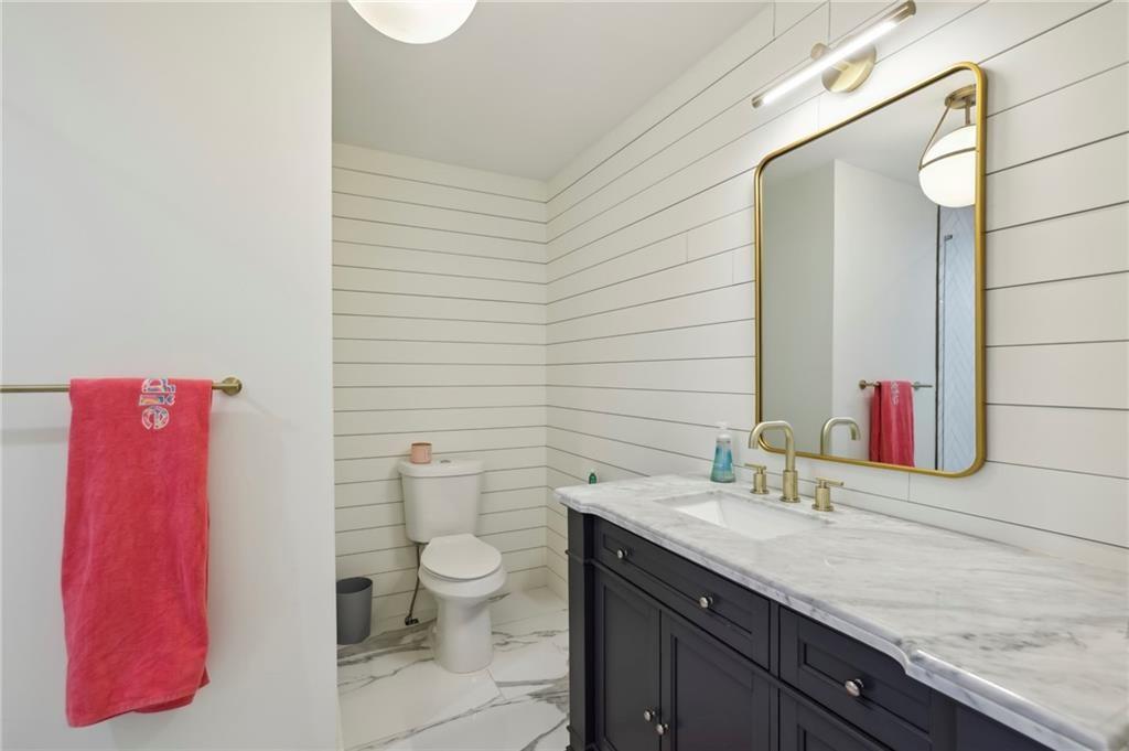 210 Marsh Glen Point