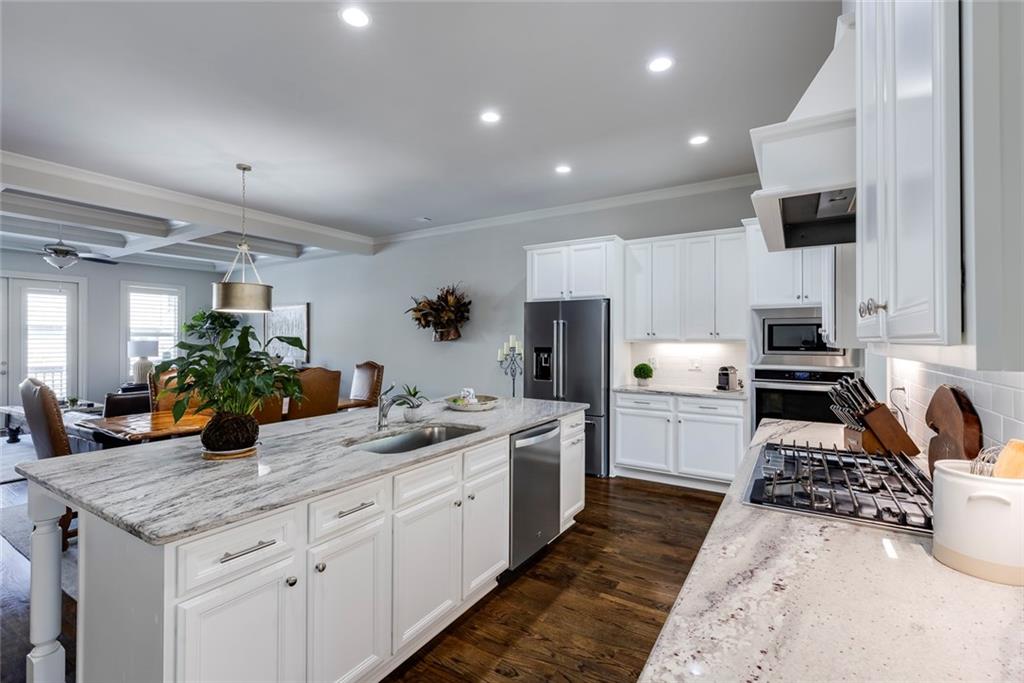 2448 Skyland Way NE