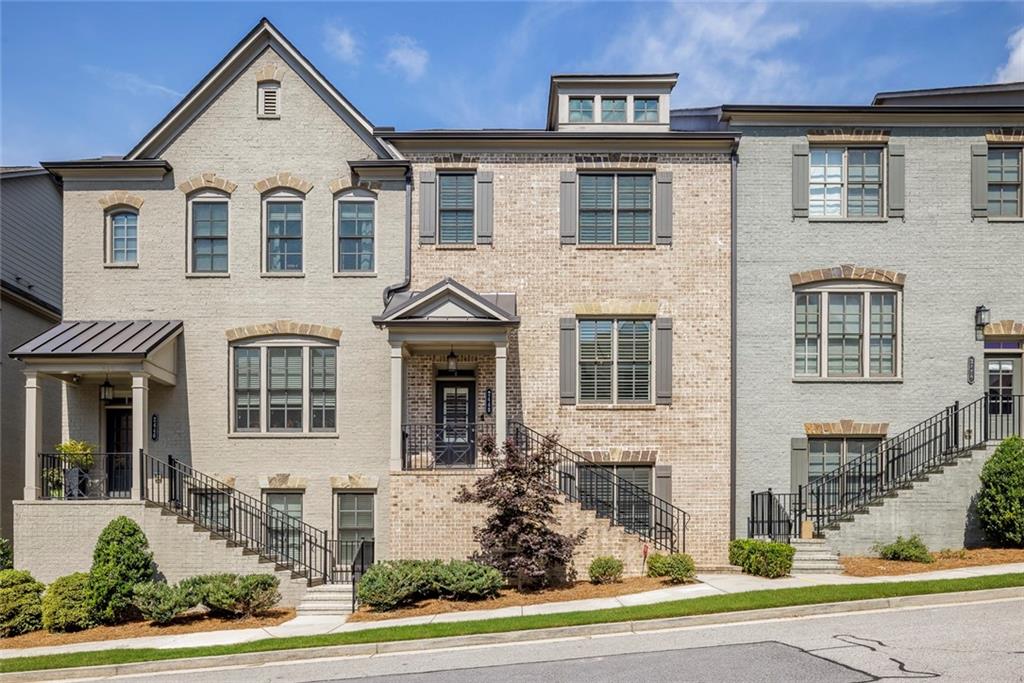 2448 Skyland Way NE
