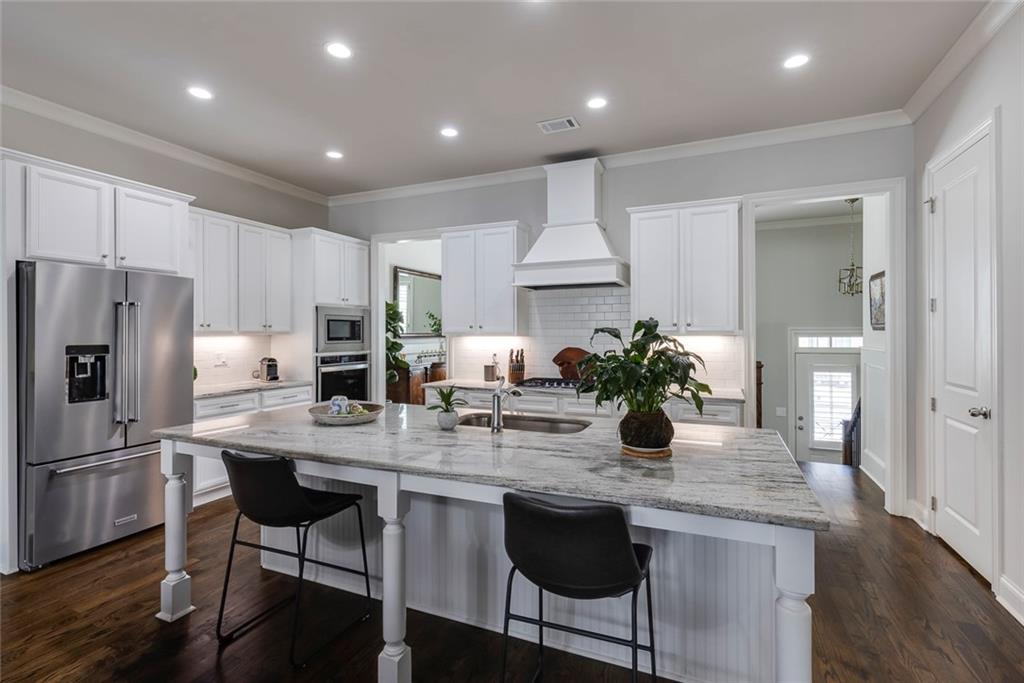2448 Skyland Way NE