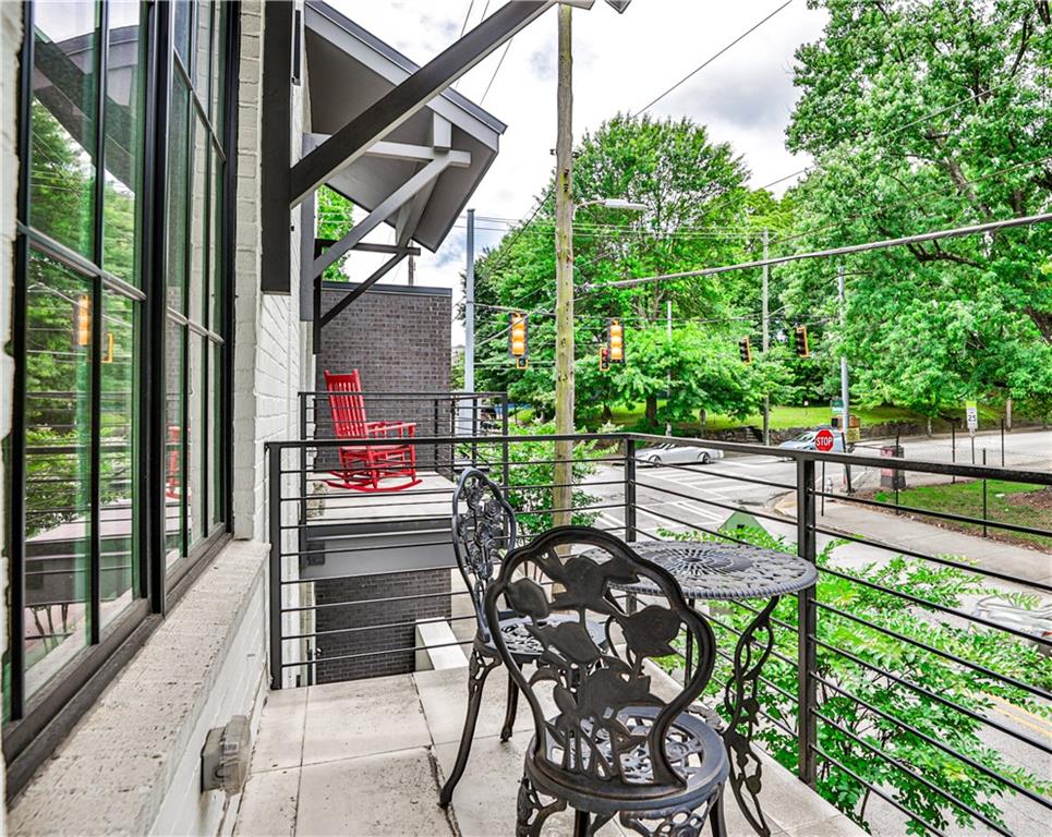 594 Irwin Street NE Unit 2