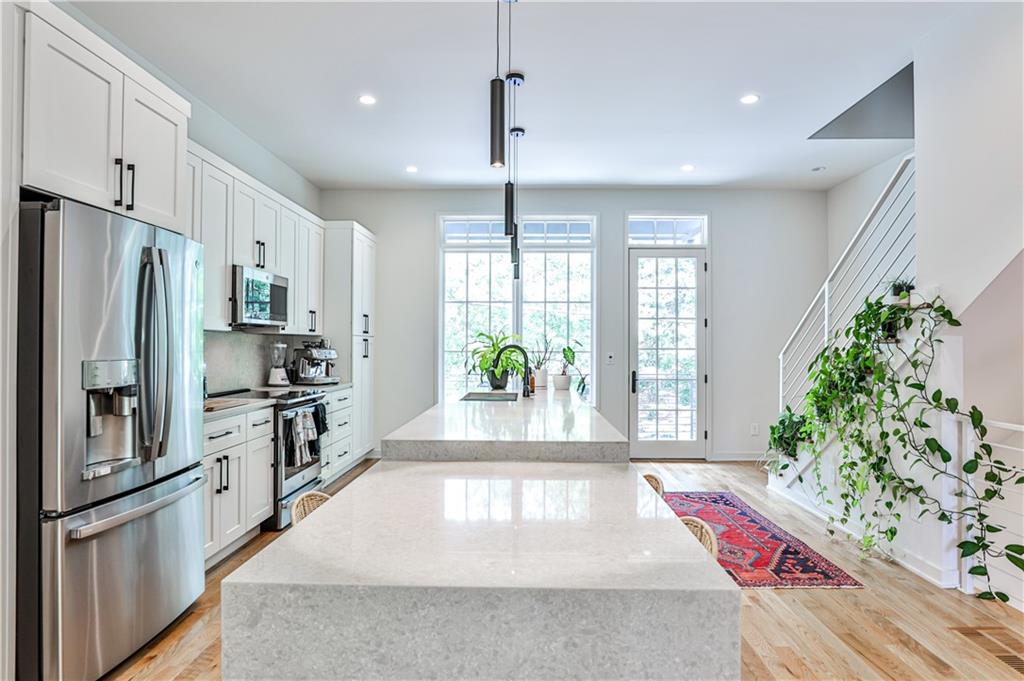 594 Irwin Street NE Unit 2
