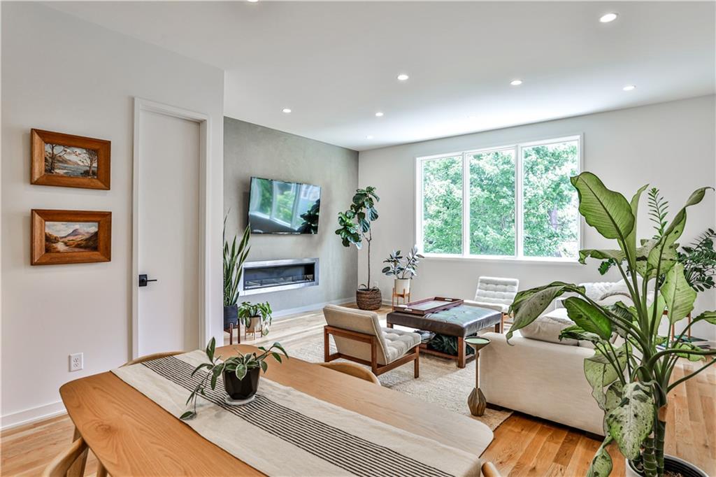594 Irwin Street NE Unit 2