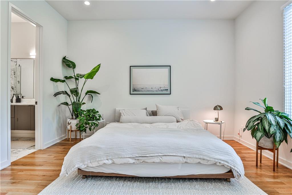 594 Irwin Street NE Unit 2