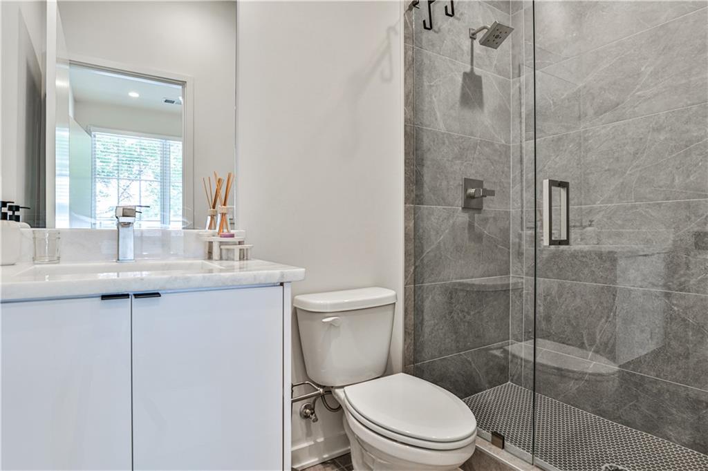 594 Irwin Street NE Unit 2
