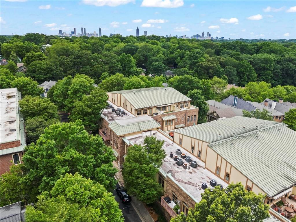 1872 Gordon Manor NE Unit 208