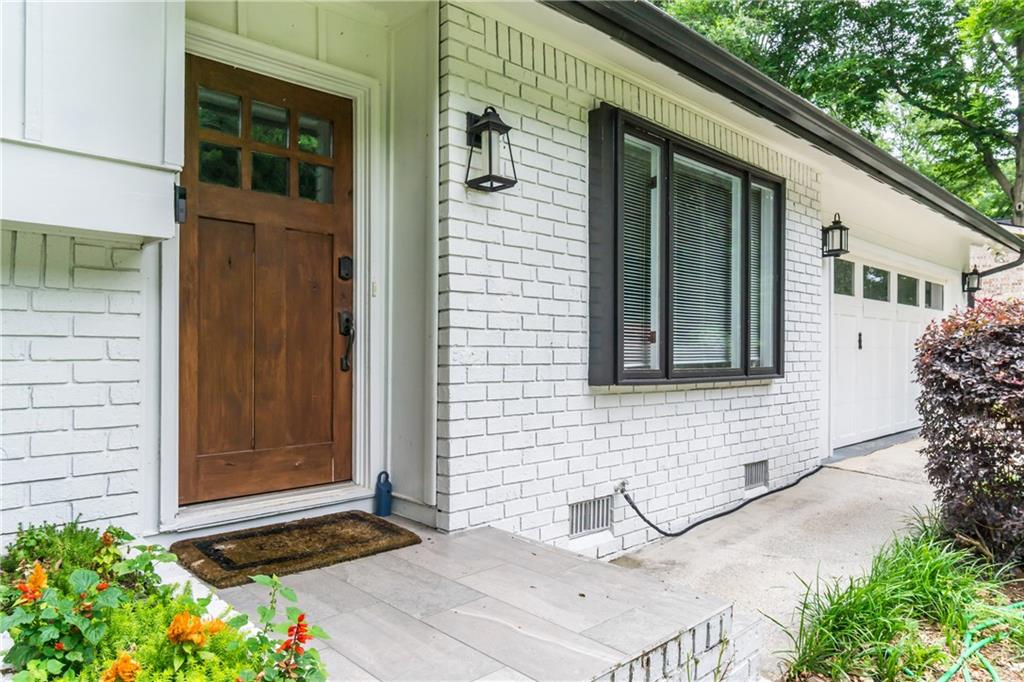 4085 Commodore Drive