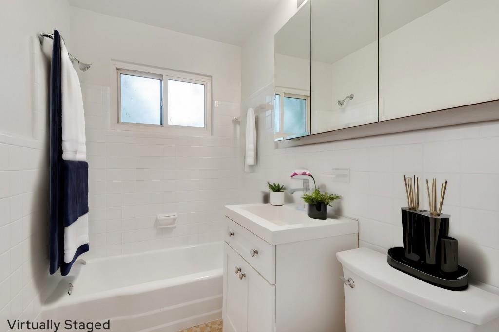 1042 Saint Charles Avenue NE Unit 8