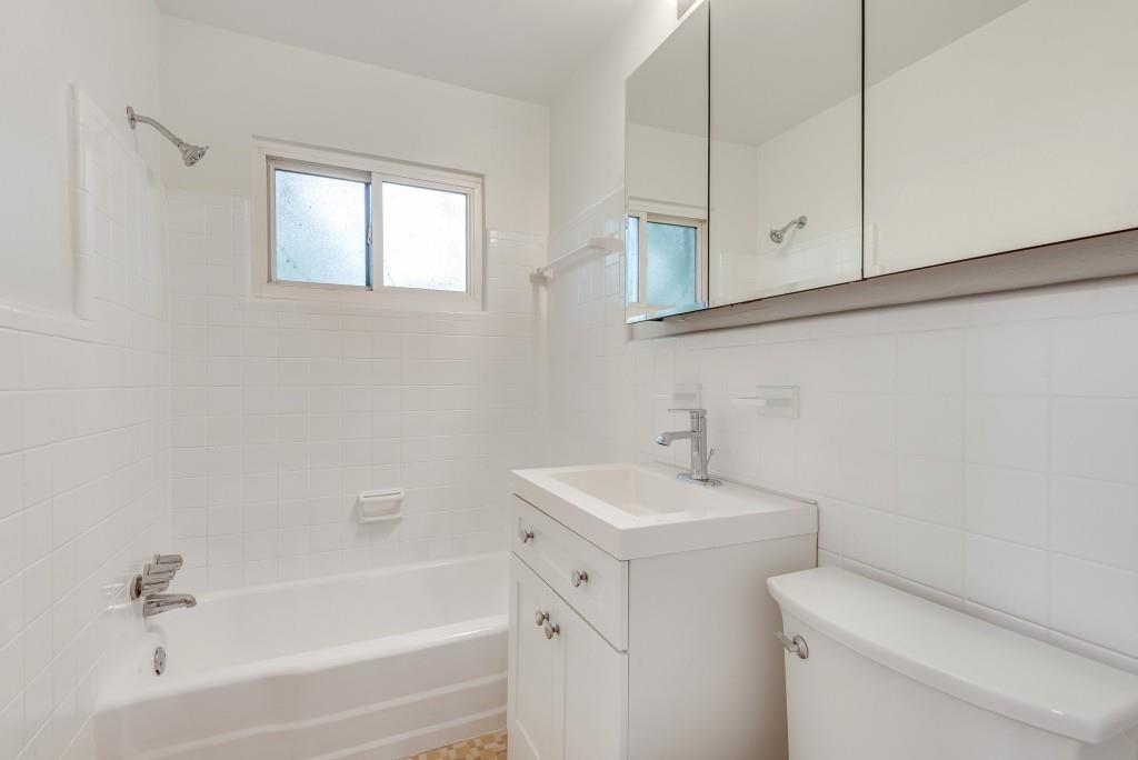 1042 Saint Charles Avenue NE Unit 8