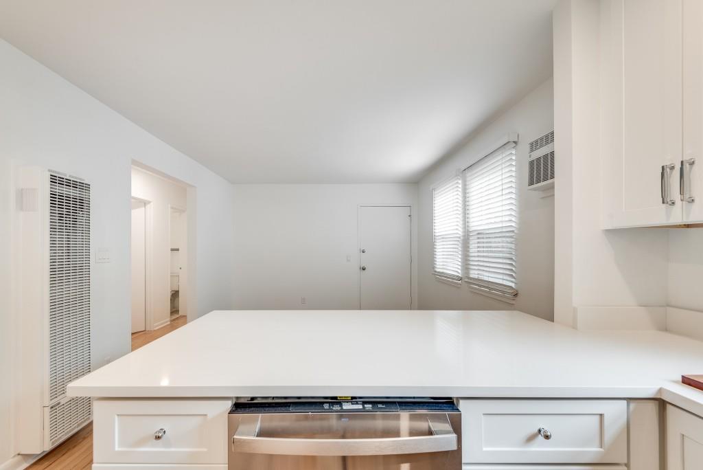 1042 Saint Charles Avenue NE Unit 8