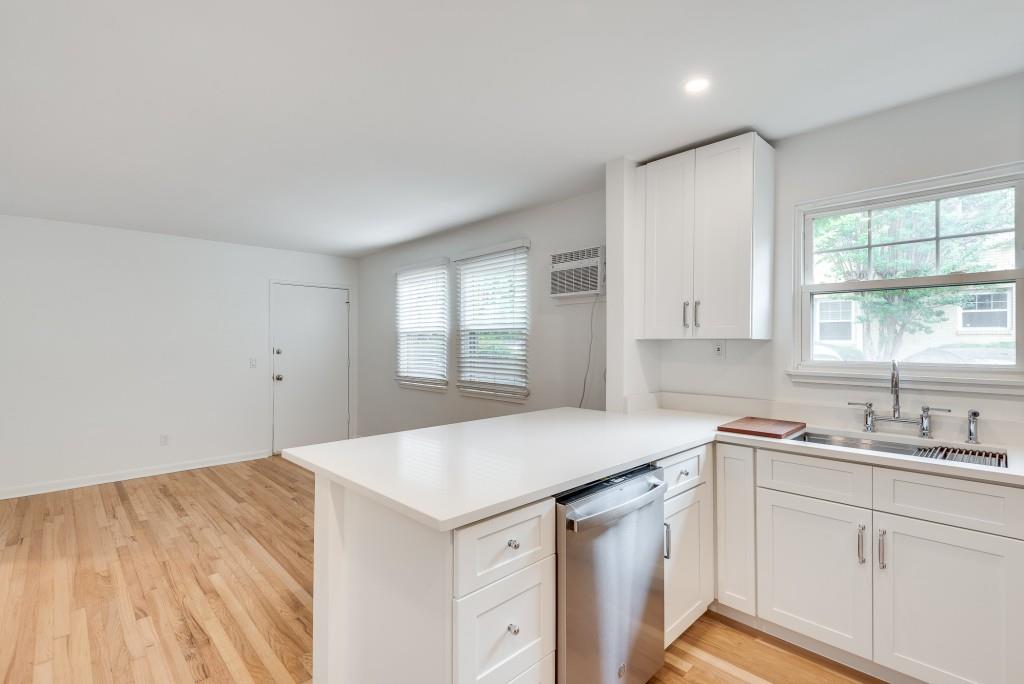 1042 Saint Charles Avenue NE Unit 8