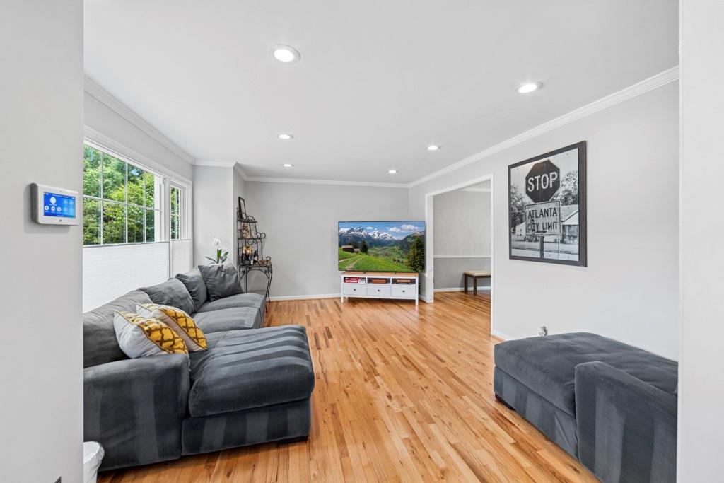 200 Lamplighter Lane SE