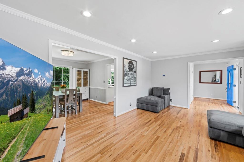200 Lamplighter Lane SE