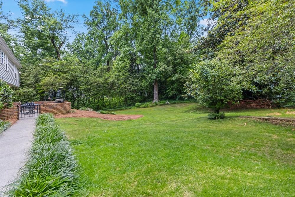 200 Lamplighter Lane SE