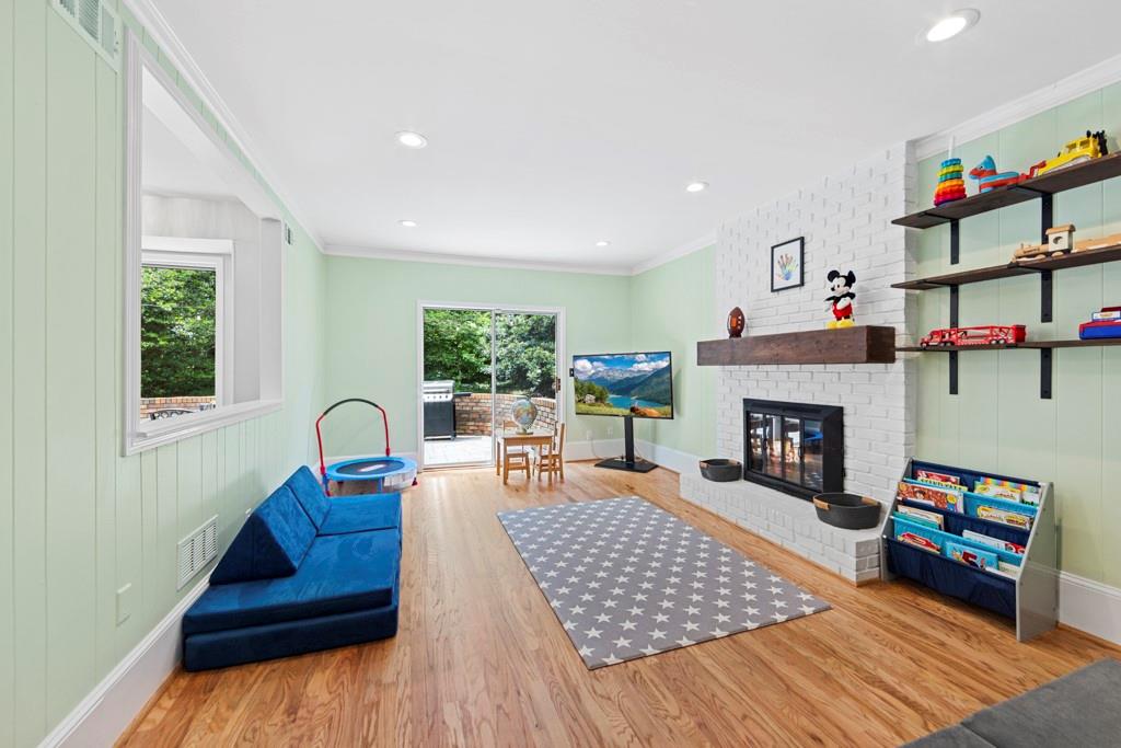 200 Lamplighter Lane SE