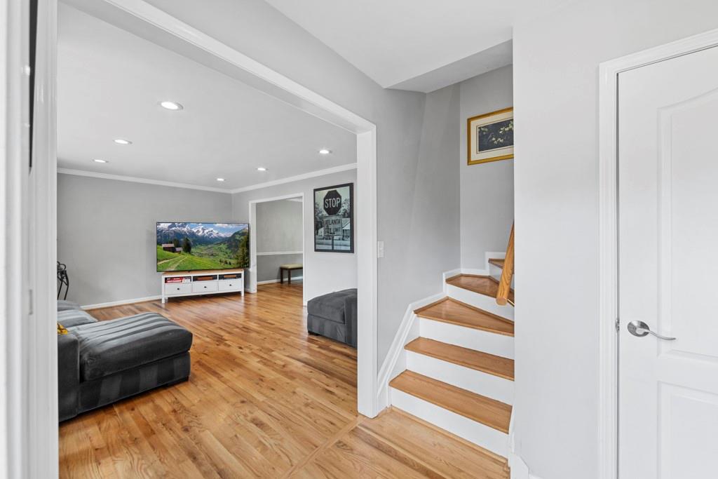 200 Lamplighter Lane SE
