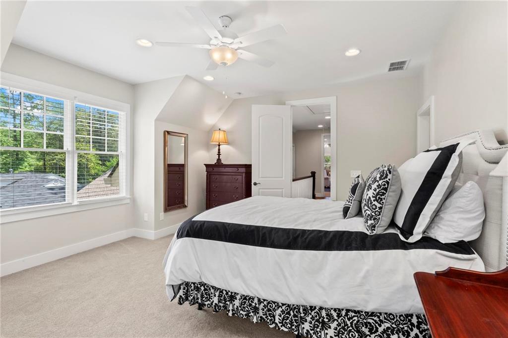 388 Meadowbrook Drive NE