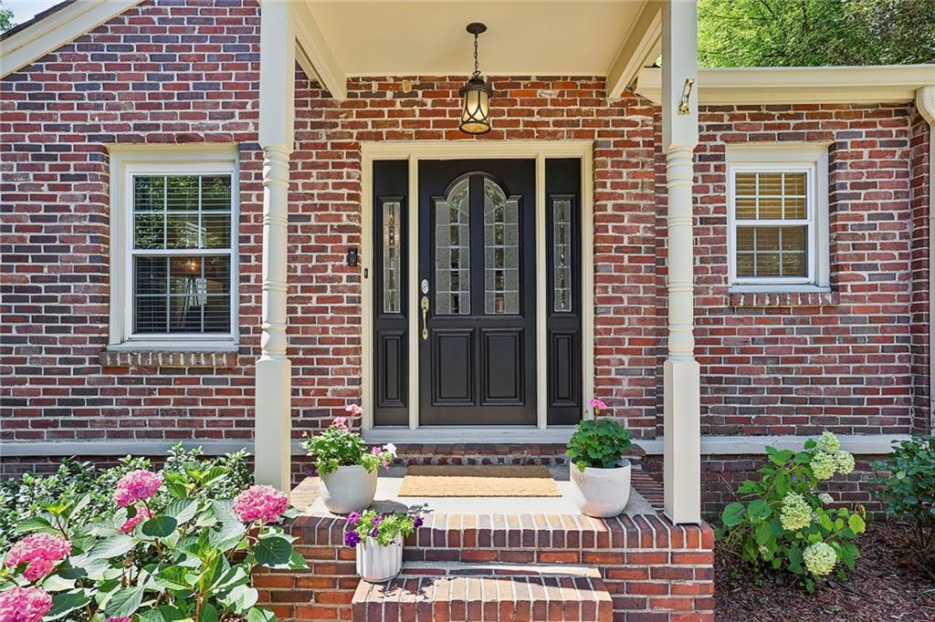 376 Garden Lane NW