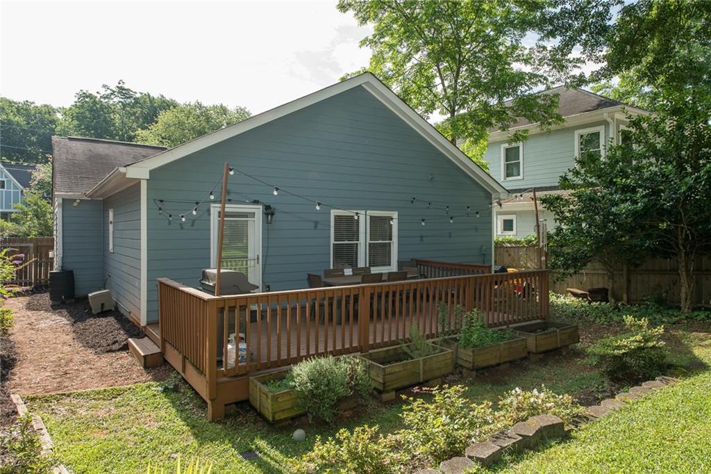 218 Locust Street NE