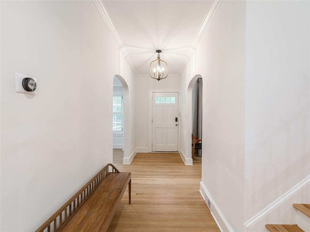 383 E Wesley Road NE