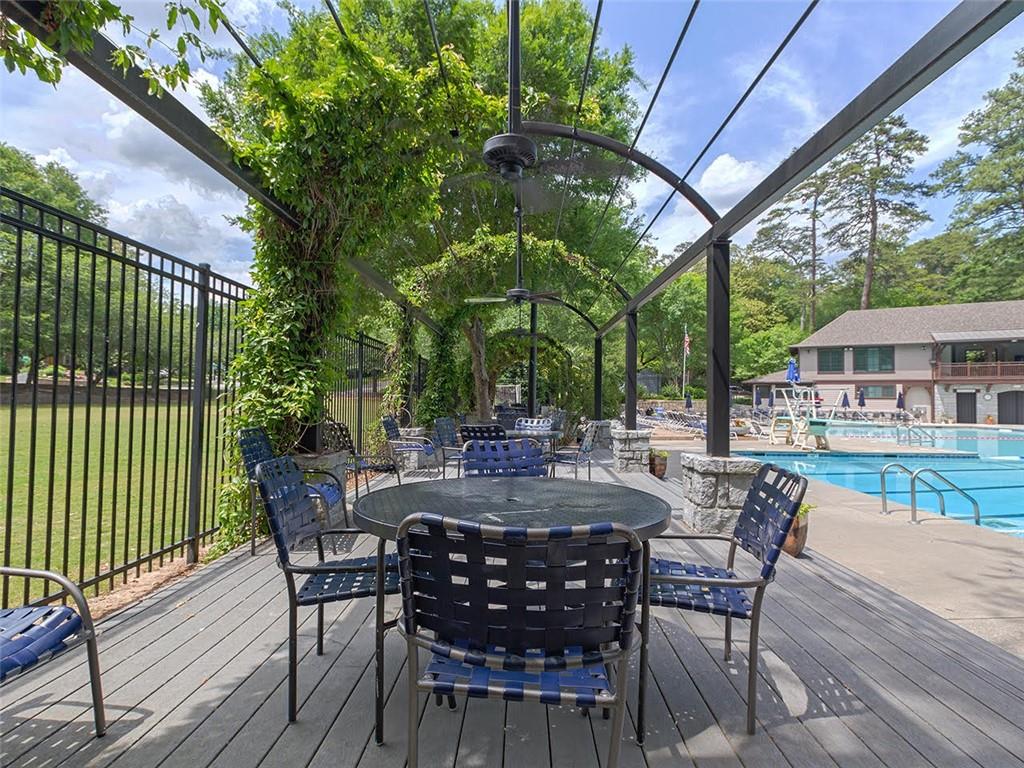 383 E Wesley Road NE