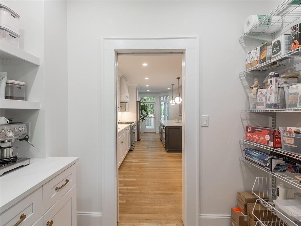 383 E Wesley Road NE