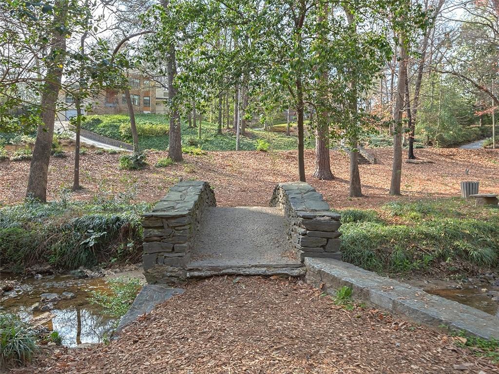 383 E Wesley Road NE