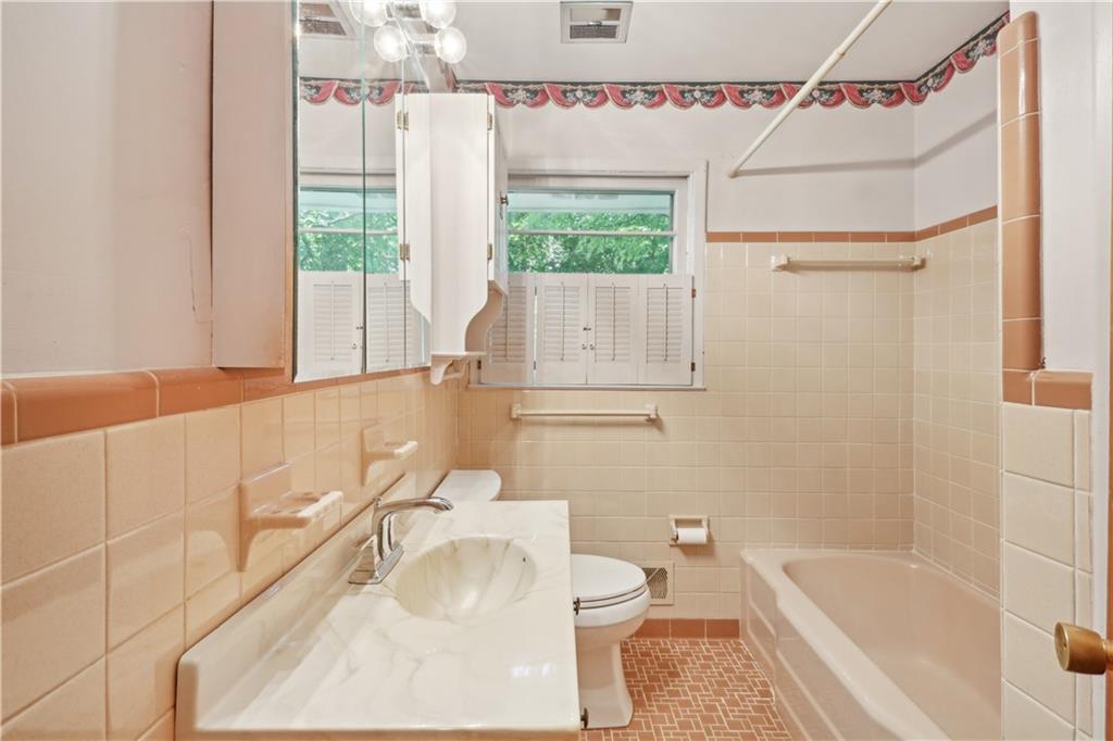493 Lorell Terrace