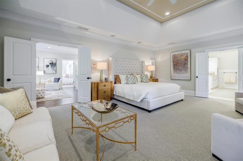 606 Loridans Drive NE