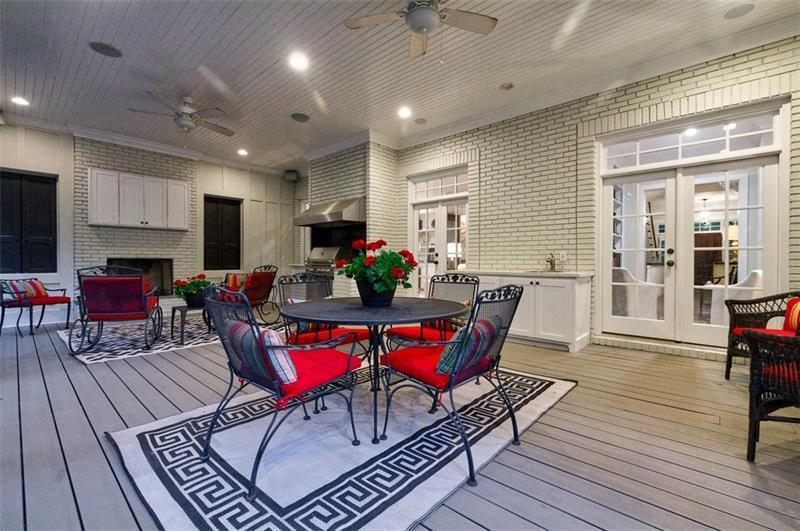 606 Loridans Drive NE