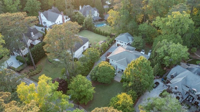 606 Loridans Drive NE