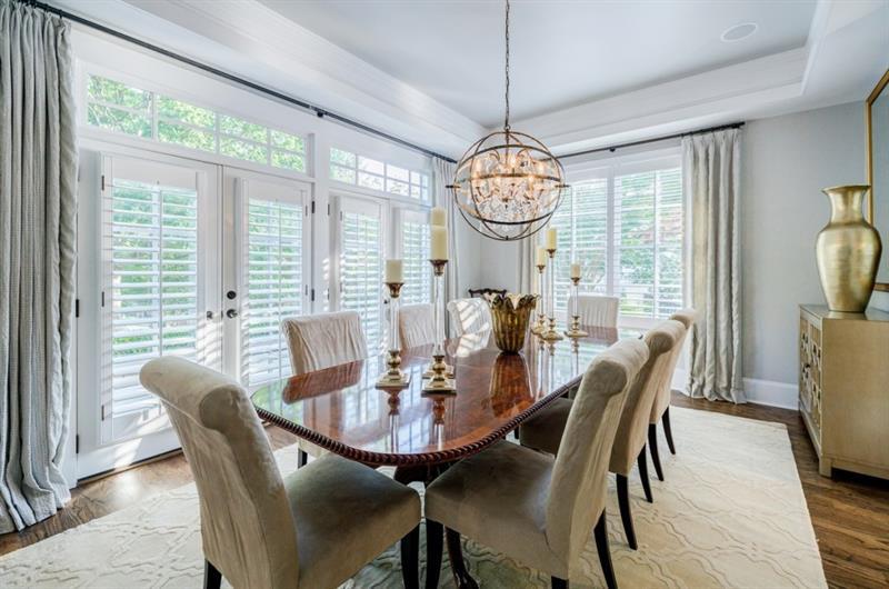 606 Loridans Drive NE