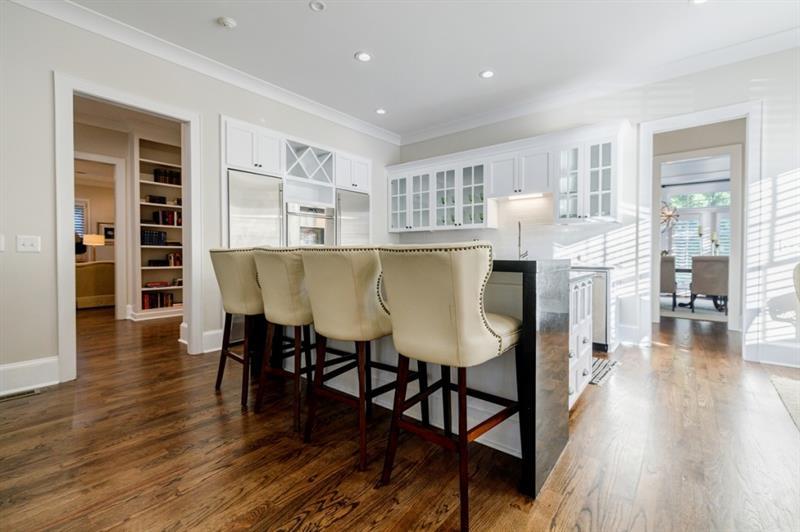 606 Loridans Drive NE