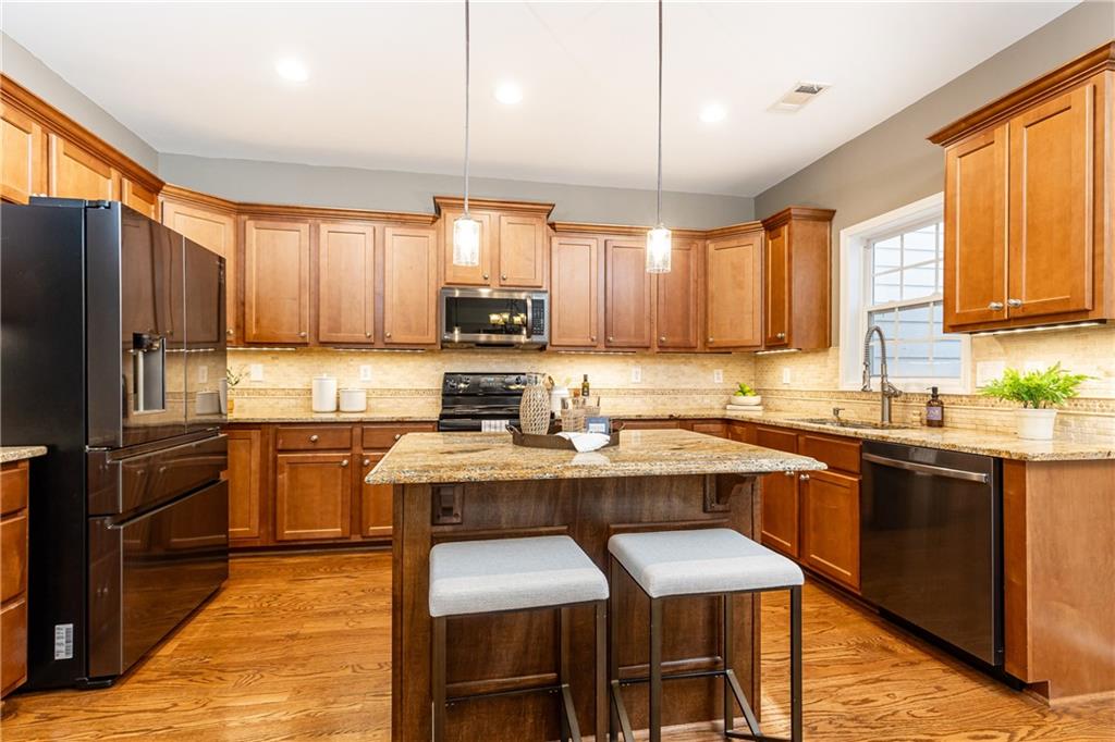 1808 Waters Edge Trail