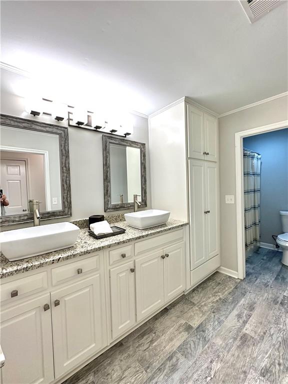 225 Trailmore Court