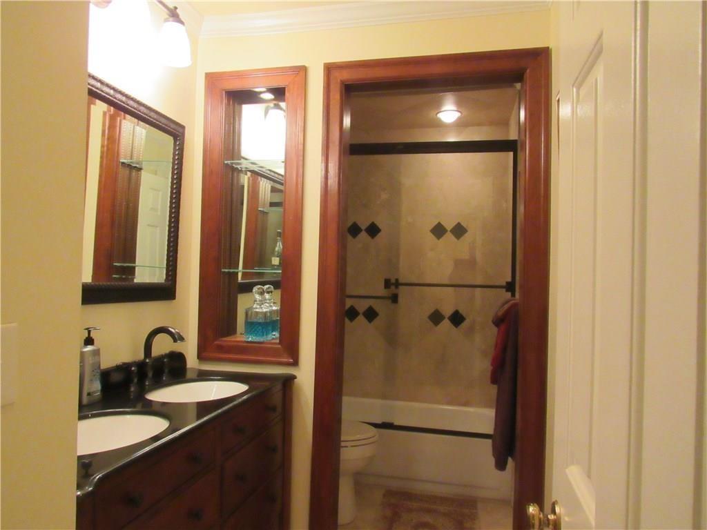 3873 Roswell Road Unit 13