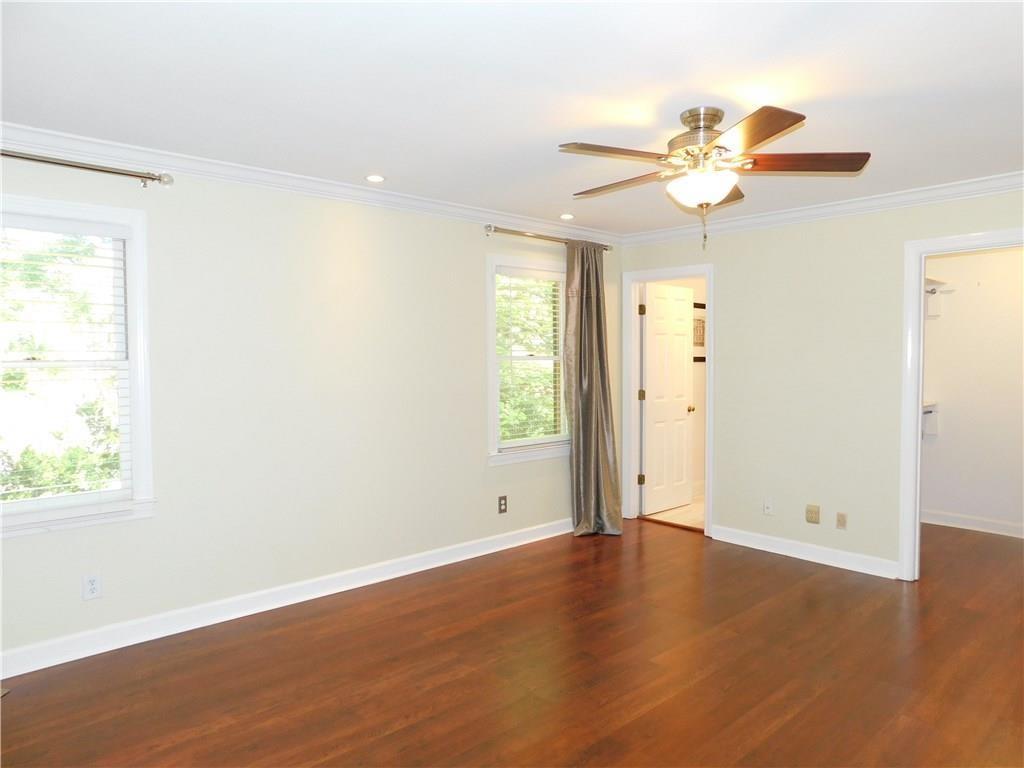 3873 Roswell Road Unit 13