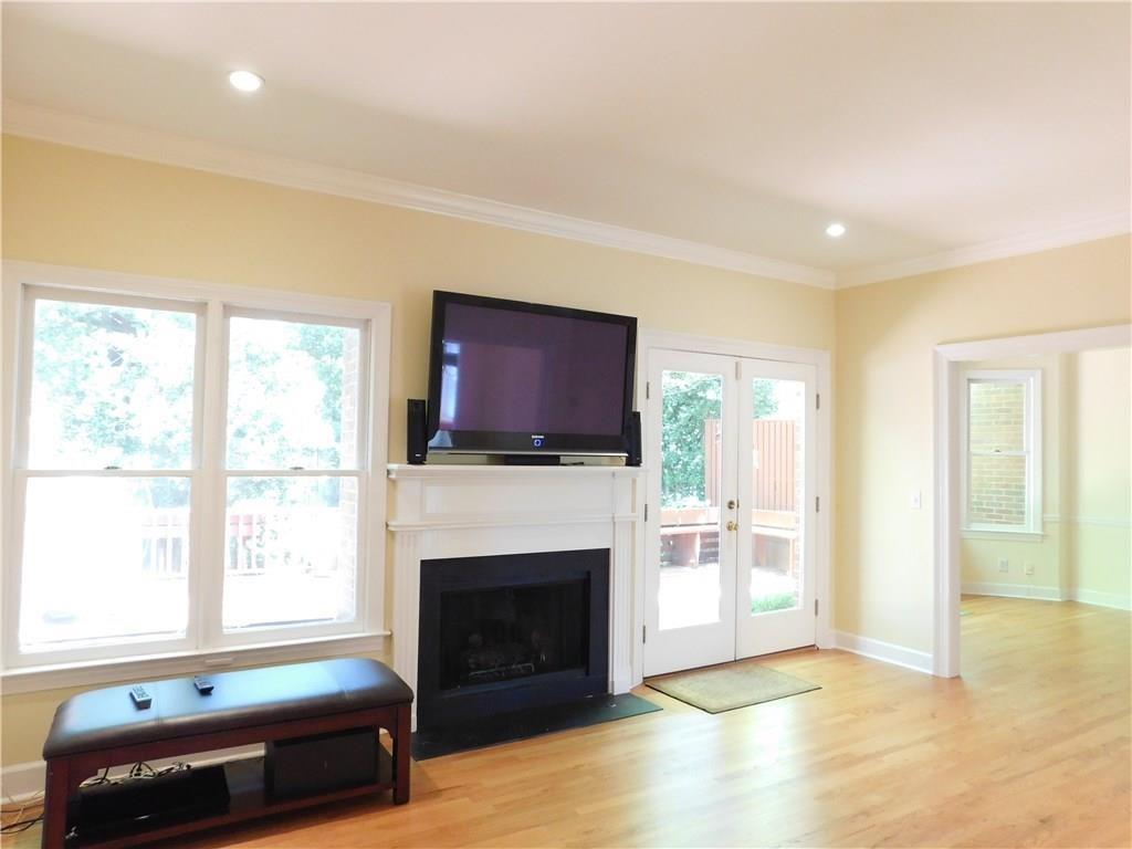 3873 Roswell Road Unit 13
