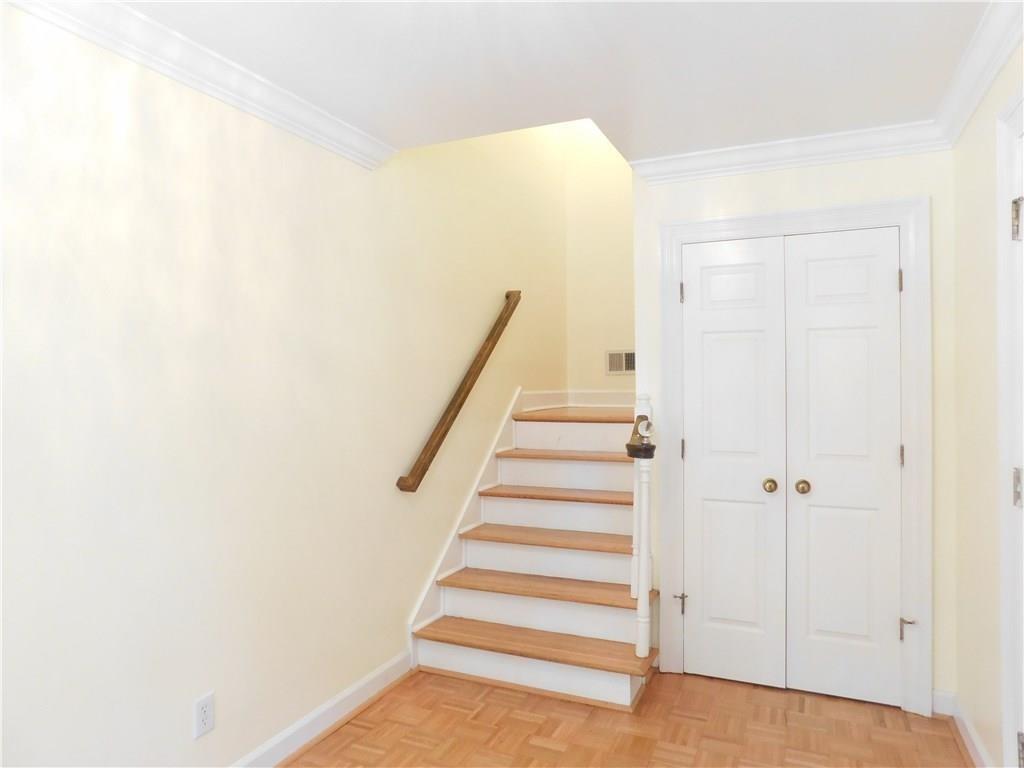 3873 Roswell Road Unit 13