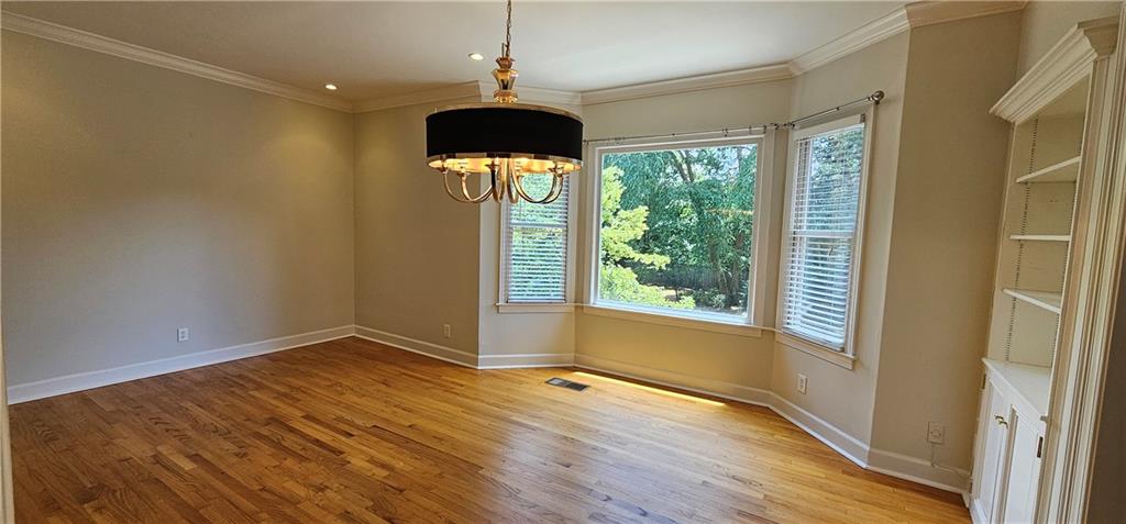 3873 Roswell Road Unit 13