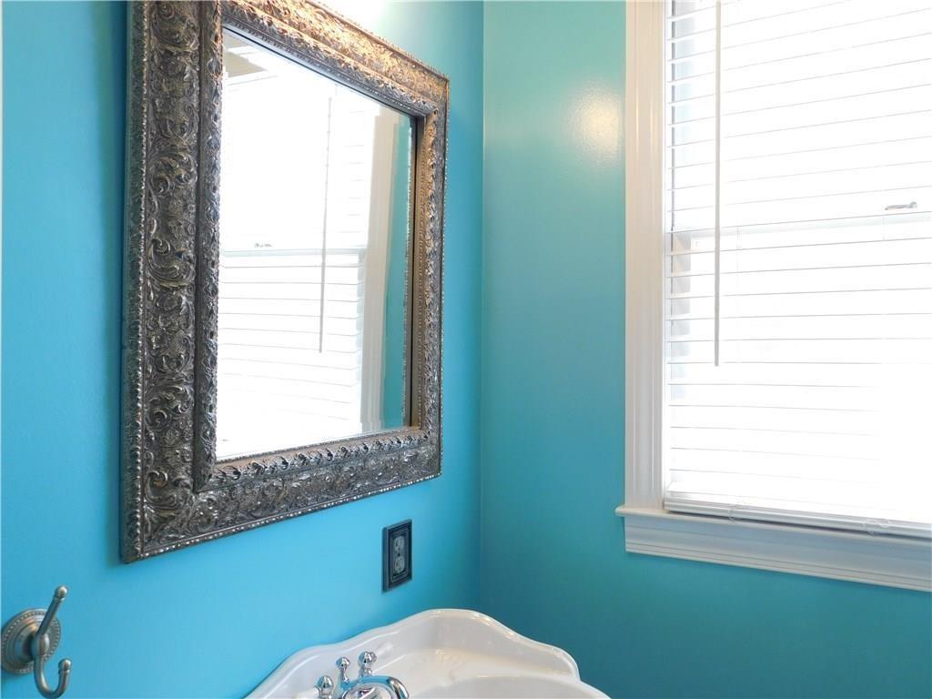 3873 Roswell Road Unit 13