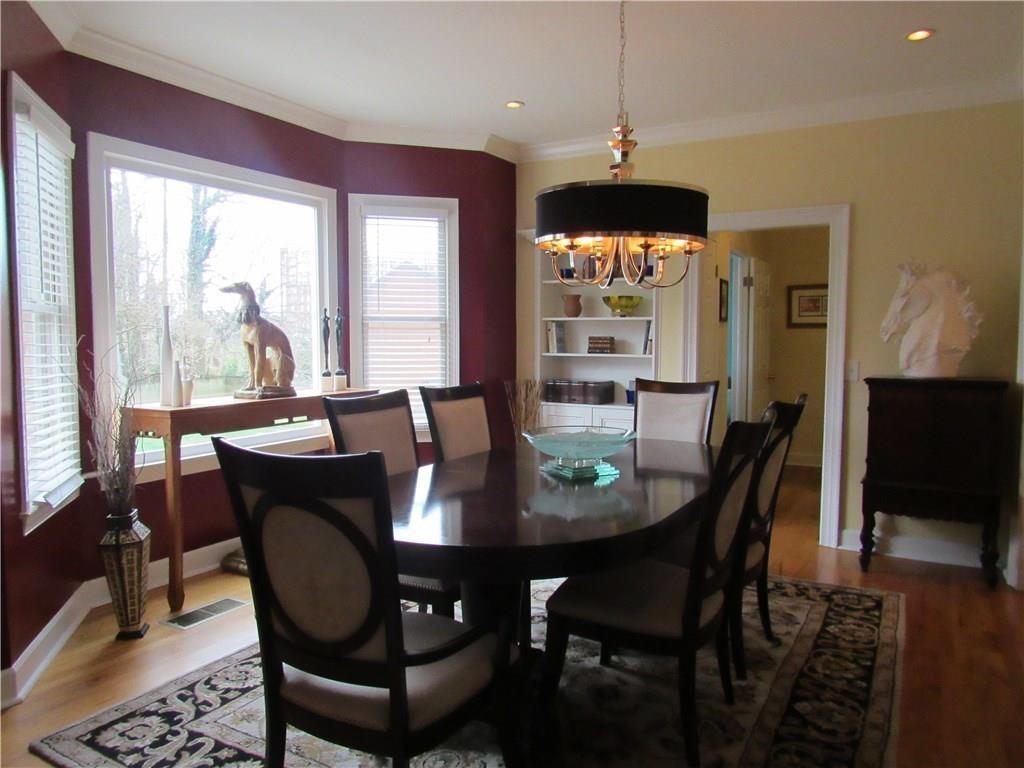 3873 Roswell Road Unit 13