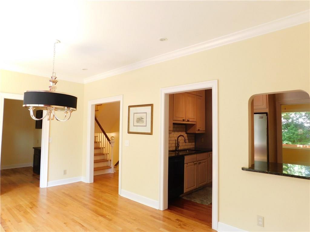 3873 Roswell Road Unit 13
