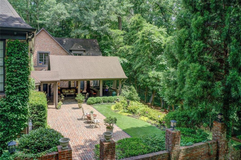 6098 River Chase Circle