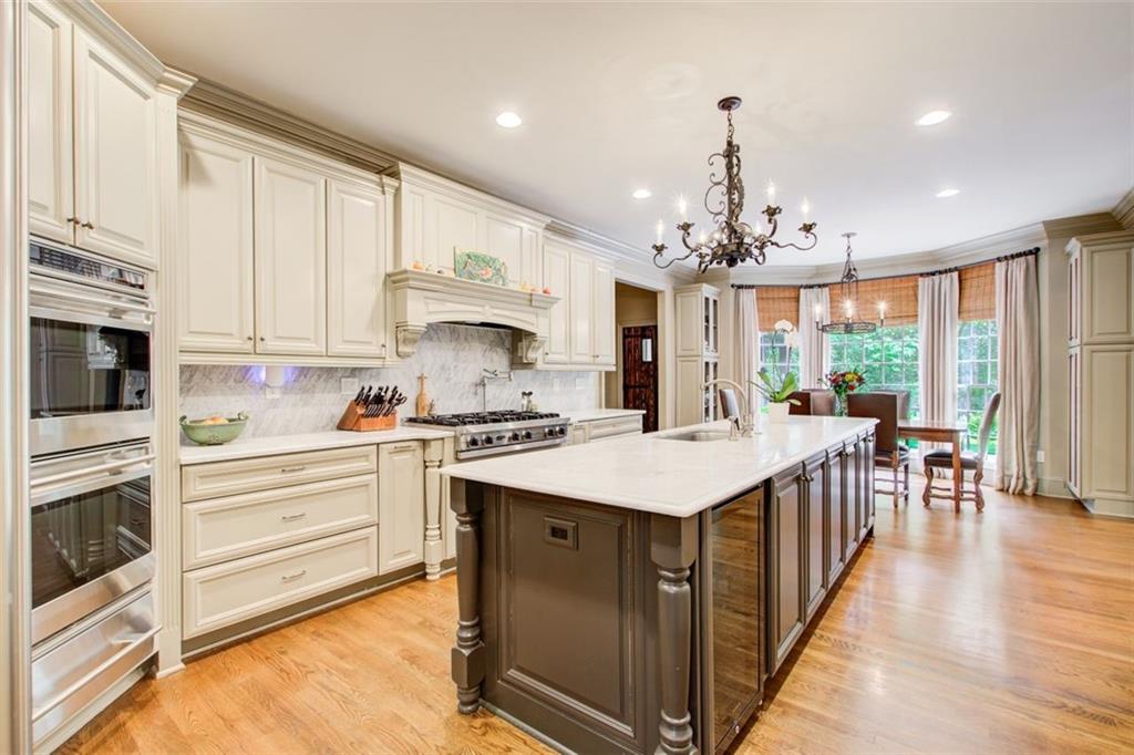 6098 River Chase Circle
