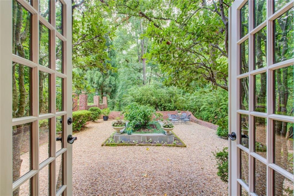 6098 River Chase Circle