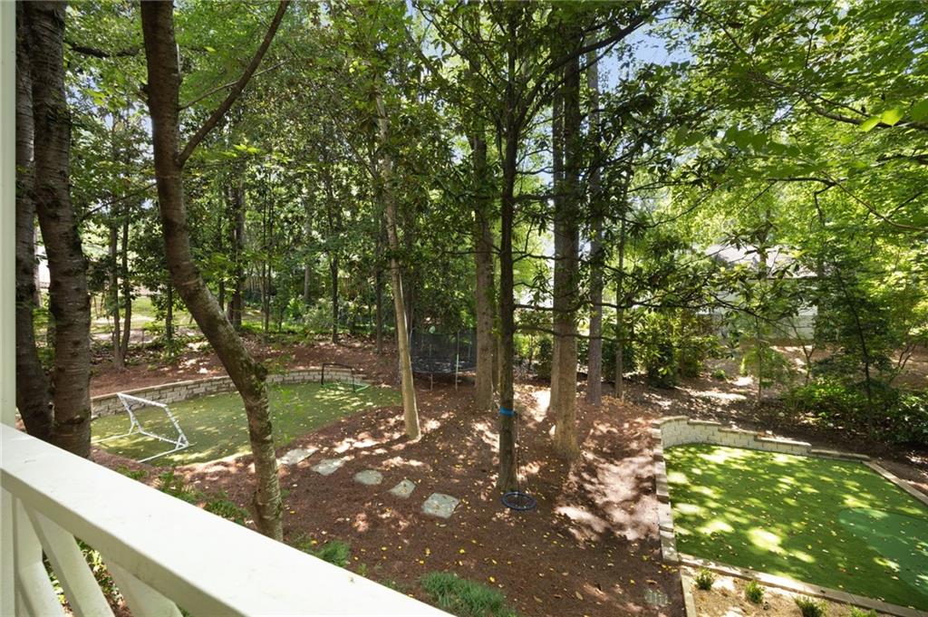 934 Hawick Drive NW
