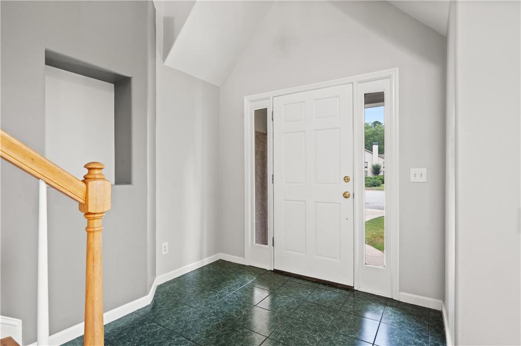 12 Ancient Oak Court NE