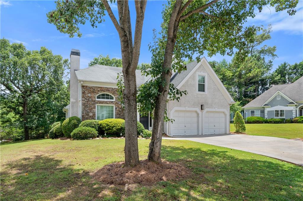 12 Ancient Oak Court NE