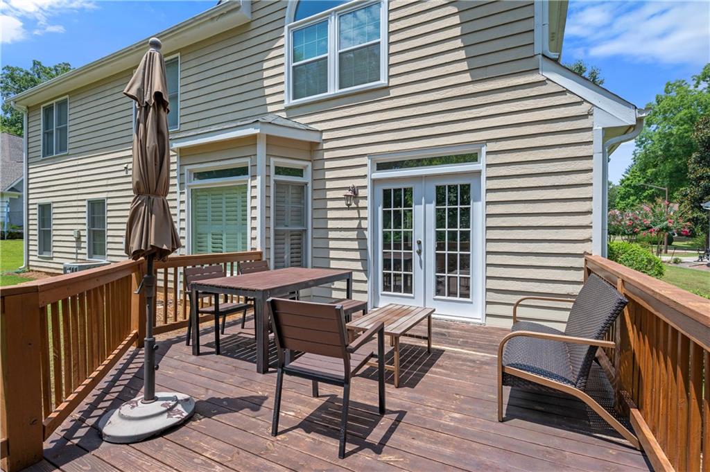12 Ancient Oak Court NE